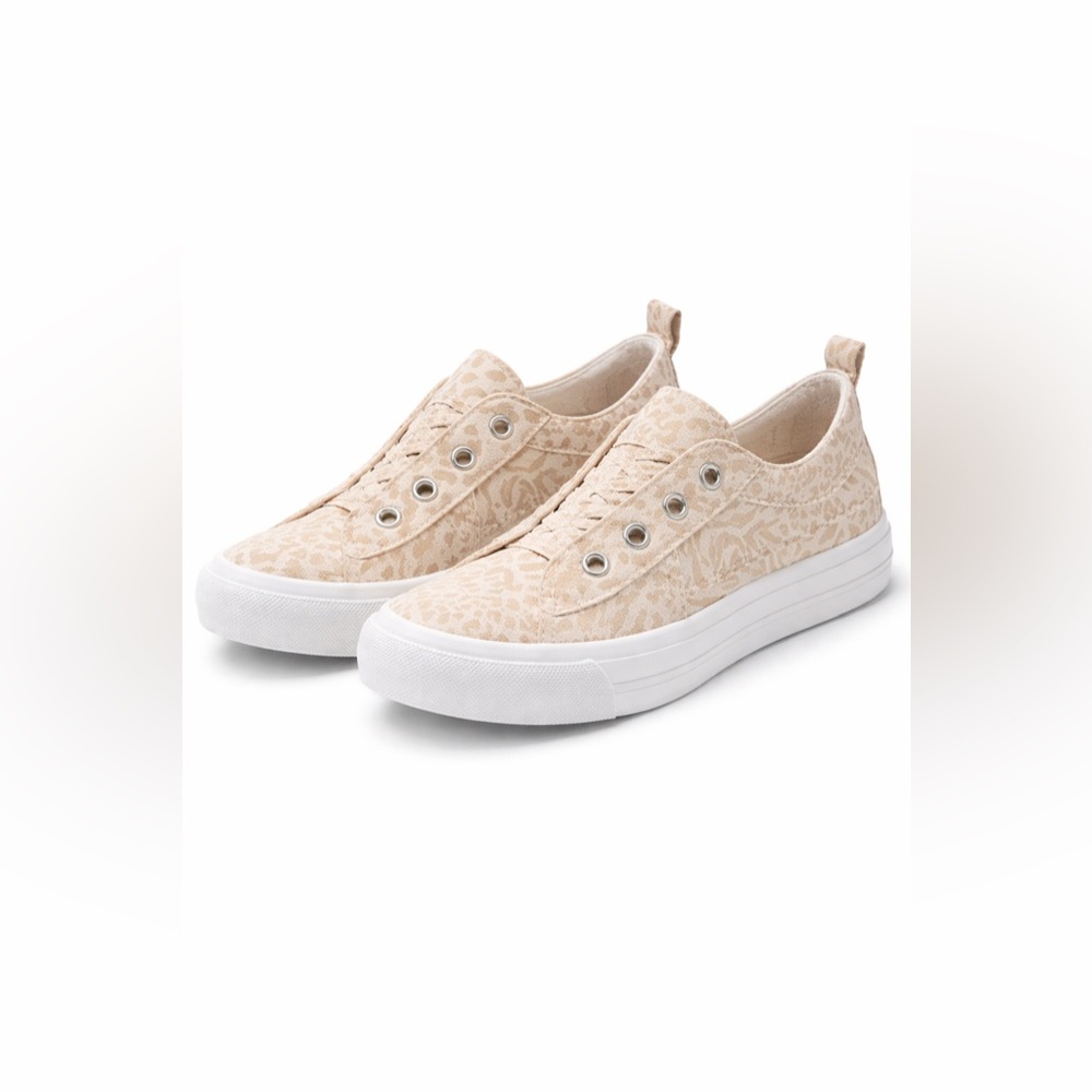 STQ Slip-On Sneakers Size 6 Beige Animal Print Platform NEW IN BOX - Picture 2 of 3